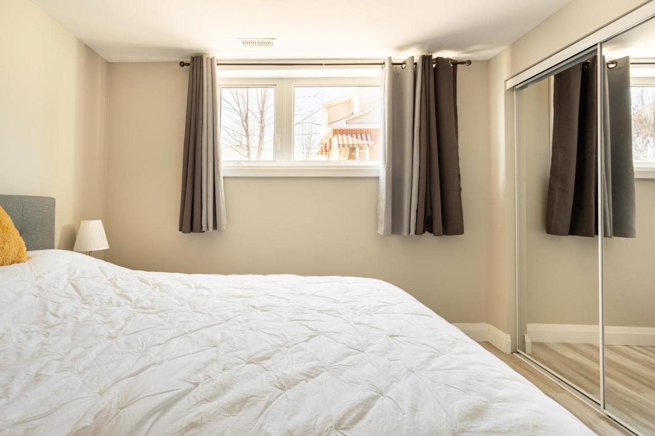 Entire 2 Bedroom Apartment Downtown - U1 Kitchener Exteriör bild